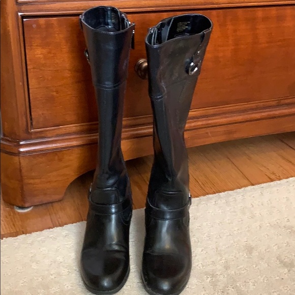 Black boot - Picture 2 of 8